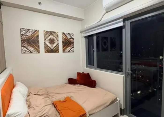Orange Pad Cozy, Convenient, Comfortable Aparthotel